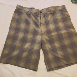 Izod Tech Golf Shorts 38